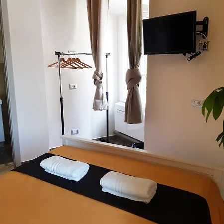 Giulia's Guest house *